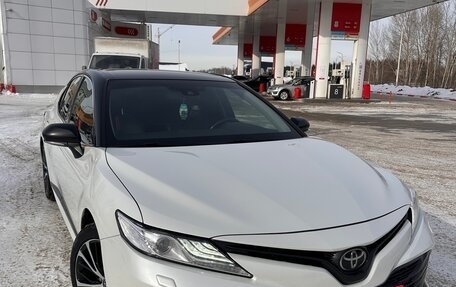 Toyota Camry, 2020 год, 2 750 000 рублей, 1 фотография