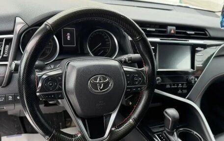 Toyota Camry, 2020 год, 2 750 000 рублей, 15 фотография