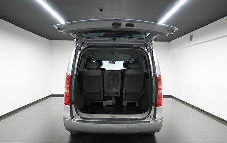 Hyundai Grand Starex Grand Starex I рестайлинг 2, 2016 год, 2 495 000 рублей, 7 фотография