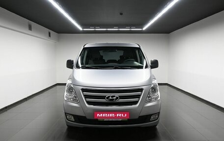 Hyundai Grand Starex Grand Starex I рестайлинг 2, 2016 год, 2 495 000 рублей, 3 фотография