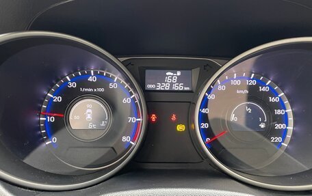 Hyundai ix35 I рестайлинг, 2011 год, 750 000 рублей, 10 фотография