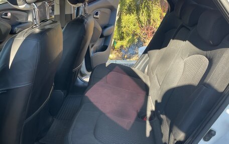 Hyundai ix35 I рестайлинг, 2011 год, 750 000 рублей, 11 фотография