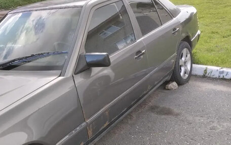 Mercedes-Benz W124, 1988 год, 100 000 рублей, 1 фотография