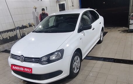 Volkswagen Polo VI (EU Market), 2013 год, 900 000 рублей, 1 фотография