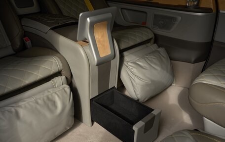 Mercedes-Benz V-Класс, 2022 год, 10 000 000 рублей, 17 фотография