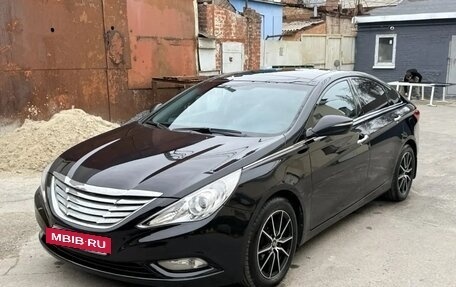 Hyundai Sonata VI, 2011 год, 1 300 000 рублей, 2 фотография