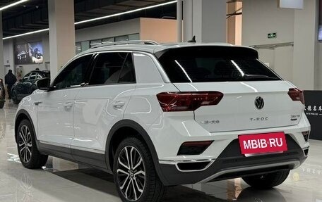 Volkswagen T-Roc I, 2022 год, 1 390 002 рублей, 3 фотография