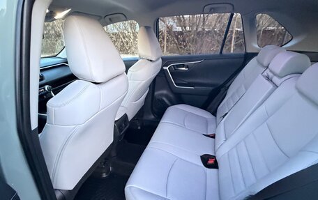 Toyota RAV4, 2019 год, 3 700 000 рублей, 11 фотография