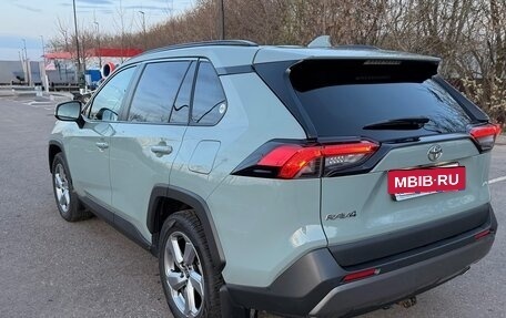 Toyota RAV4, 2019 год, 3 700 000 рублей, 6 фотография