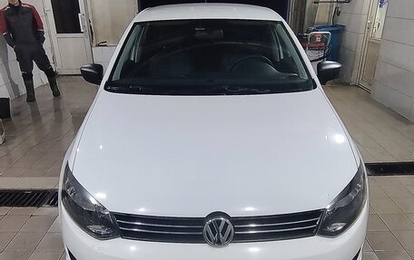 Volkswagen Polo VI (EU Market), 2013 год, 900 000 рублей, 2 фотография
