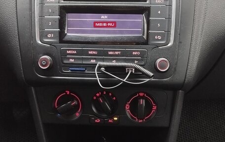 Volkswagen Polo VI (EU Market), 2013 год, 900 000 рублей, 10 фотография