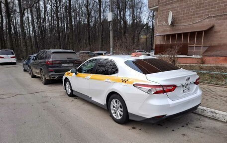 Toyota Camry, 2020 год, 2 200 000 рублей, 2 фотография