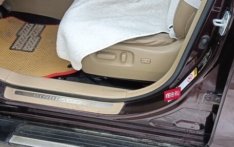 Toyota Highlander III, 2011 год, 2 250 000 рублей, 9 фотография