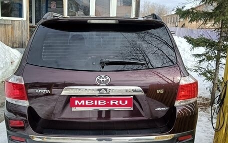 Toyota Highlander III, 2011 год, 2 250 000 рублей, 4 фотография