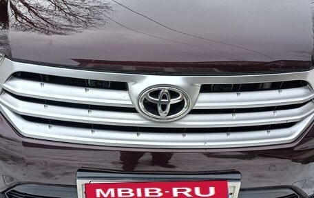 Toyota Highlander III, 2011 год, 2 250 000 рублей, 22 фотография