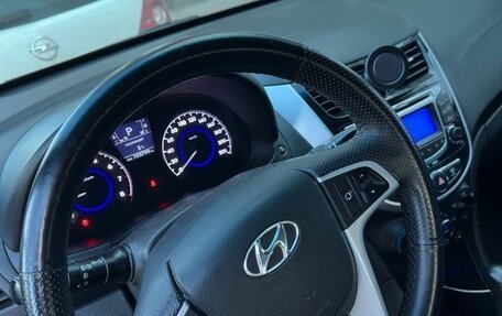 Hyundai Solaris II рестайлинг, 2012 год, 820 000 рублей, 7 фотография