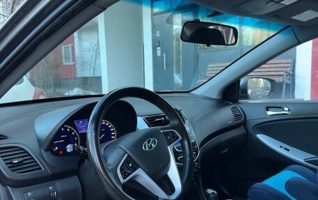 Hyundai Solaris II рестайлинг, 2012 год, 820 000 рублей, 10 фотография