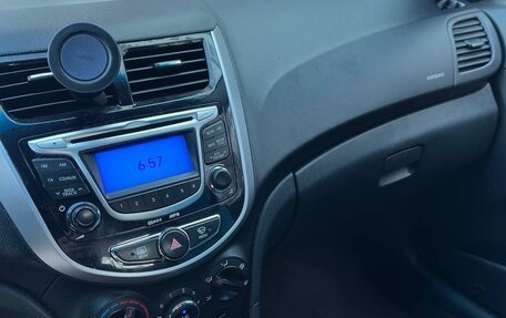 Hyundai Solaris II рестайлинг, 2012 год, 820 000 рублей, 8 фотография