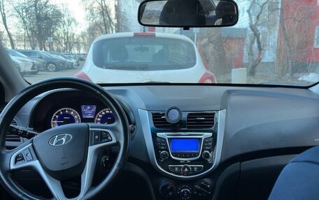 Hyundai Solaris II рестайлинг, 2012 год, 820 000 рублей, 11 фотография