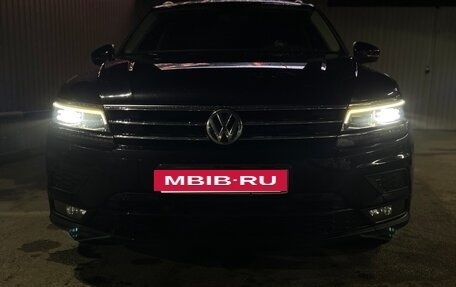 Volkswagen Tiguan II, 2018 год, 1 900 000 рублей, 6 фотография