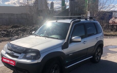 Chevrolet Niva I рестайлинг, 2017 год, 699 000 рублей, 2 фотография