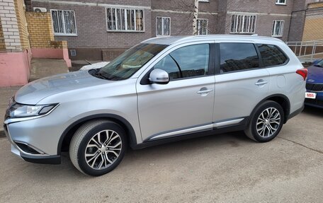 Mitsubishi Outlander III рестайлинг 3, 2018 год, 2 330 000 рублей, 1 фотография