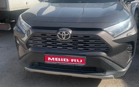 Toyota RAV4, 2020 год, 3 000 000 рублей, 1 фотография