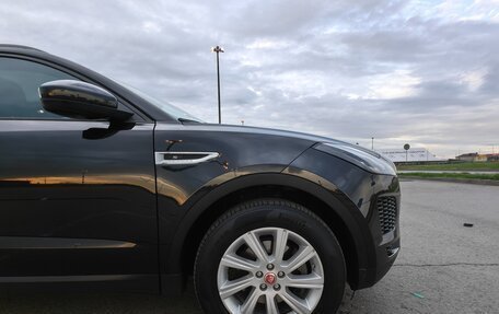 Jaguar E-Pace, 2018 год, 3 200 000 рублей, 9 фотография