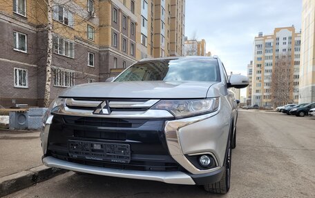 Mitsubishi Outlander III рестайлинг 3, 2018 год, 2 330 000 рублей, 9 фотография