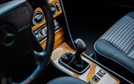 Mercedes-Benz W124, 1991 год, 1 300 000 рублей, 10 фотография