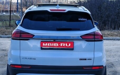 Geely Atlas, 2023 год, 2 200 000 рублей, 4 фотография