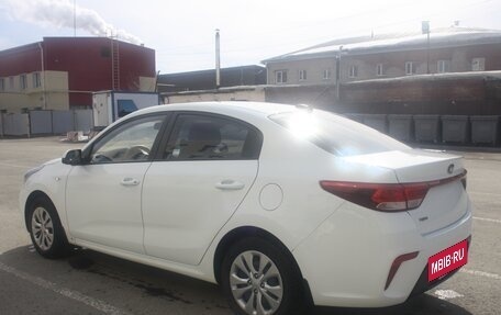 KIA Rio IV, 2017 год, 1 100 000 рублей, 6 фотография