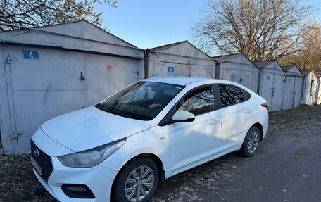 Hyundai Solaris II рестайлинг, 2018 год, 899 000 рублей, 4 фотография