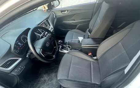 Hyundai Solaris II рестайлинг, 2018 год, 899 000 рублей, 9 фотография