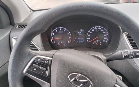 Hyundai Solaris II рестайлинг, 2019 год, 1 020 000 рублей, 27 фотография