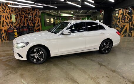 Mercedes-Benz C-Класс, 2019 год, 3 000 000 рублей, 3 фотография