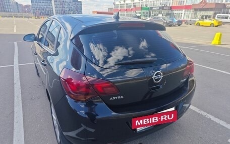 Opel Astra J, 2011 год, 550 000 рублей, 2 фотография