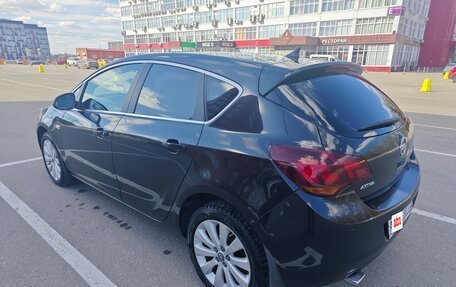 Opel Astra J, 2011 год, 550 000 рублей, 11 фотография