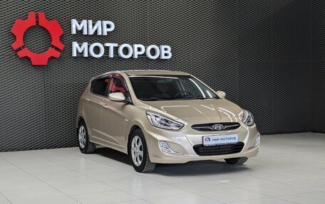 Hyundai Solaris II рестайлинг, 2014 год, 930 000 рублей, 3 фотография