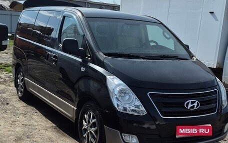 Hyundai Grand Starex Grand Starex I рестайлинг 2, 2017 год, 3 500 000 рублей, 1 фотография