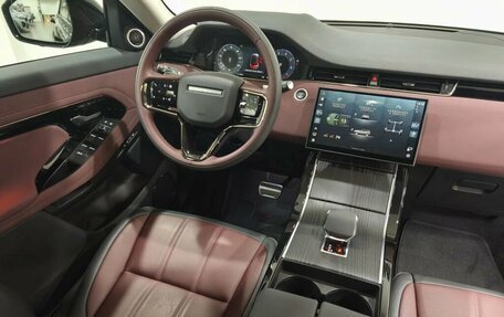 Land Rover Range Rover Evoque II, 2025 год, 6 090 000 рублей, 12 фотография