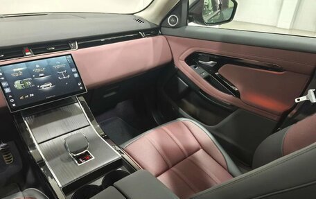 Land Rover Range Rover Evoque II, 2025 год, 6 090 000 рублей, 20 фотография