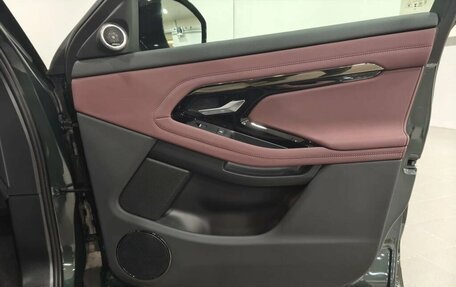 Land Rover Range Rover Evoque II, 2025 год, 6 090 000 рублей, 30 фотография