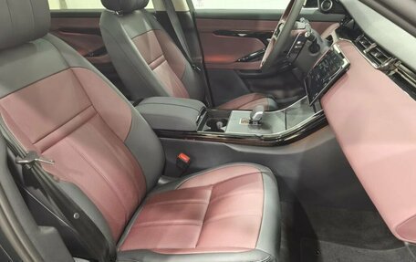 Land Rover Range Rover Evoque II, 2025 год, 6 090 000 рублей, 32 фотография