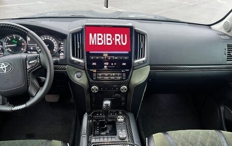 Toyota Land Cruiser 200, 2016 год, 4 900 000 рублей, 3 фотография