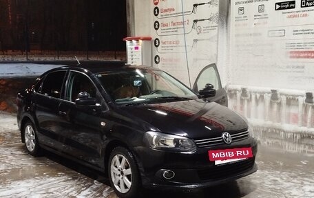 Volkswagen Polo VI (EU Market), 2011 год, 550 000 рублей, 2 фотография