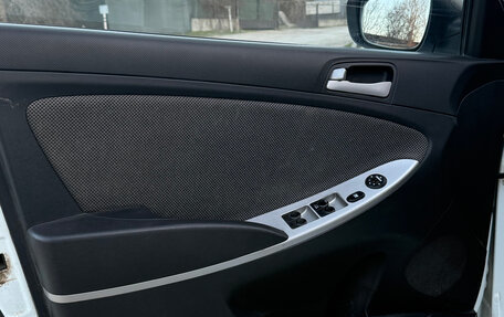 Hyundai Solaris II рестайлинг, 2011 год, 850 000 рублей, 10 фотография