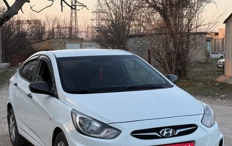 Hyundai Solaris II рестайлинг, 2011 год, 850 000 рублей, 3 фотография
