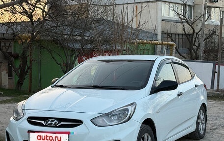Hyundai Solaris II рестайлинг, 2011 год, 850 000 рублей, 4 фотография