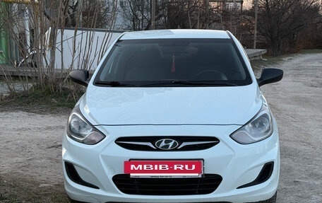 Hyundai Solaris II рестайлинг, 2011 год, 850 000 рублей, 5 фотография